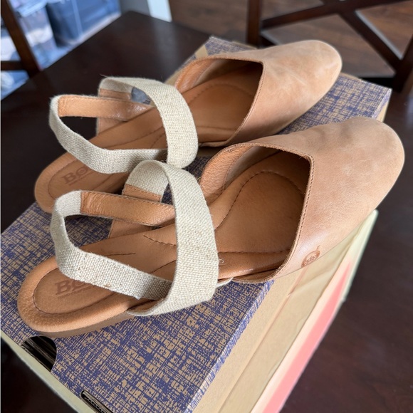 Born Tan Women's Chulu Flats with Elastic Strap. Size 9 - Picture 2 of 7